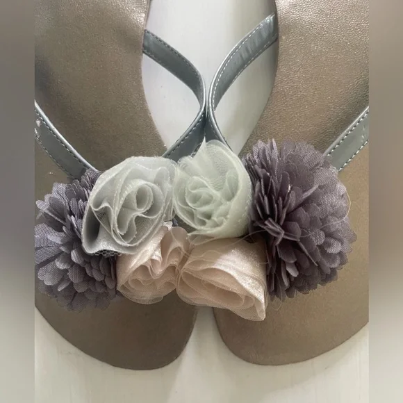 Talbots Flip Flops size 7 - Picture 3 of 5